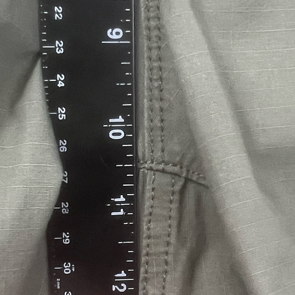 Eddie Bauer Women’s 14 Ripstop Cargo Shorts Olive Green Outdoor Camping Hiking - Picture 11 of 12